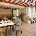Western Rosenau Hotel 4*