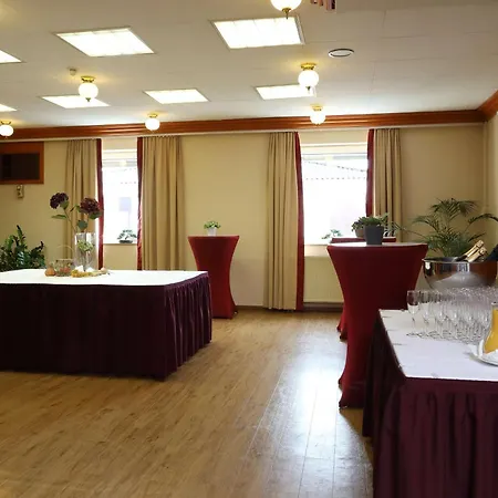 Отель Western Rosenau