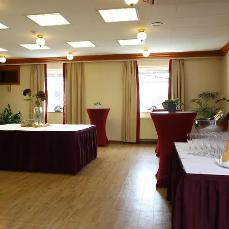 Western Rosenau 4*