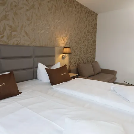 Western Rosenau Hotel
