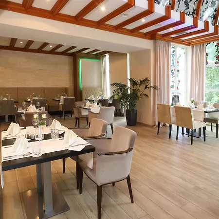 Western Rosenau Hotel